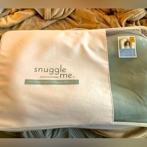 Snuggle me infant lounger.